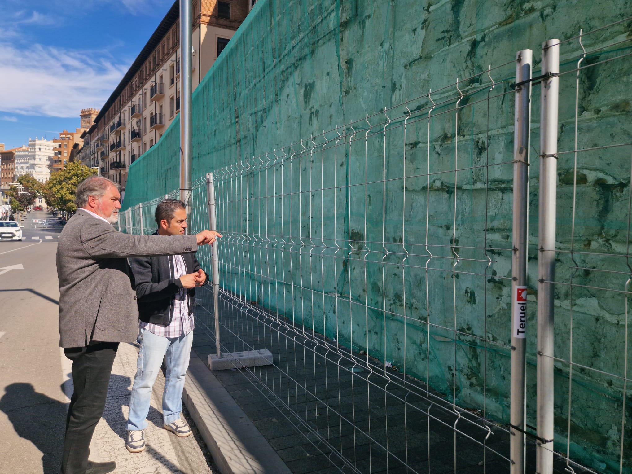 El Ayuntamiento saca a licitación el contrato para reparar el revestimiento del muro de la Glorieta