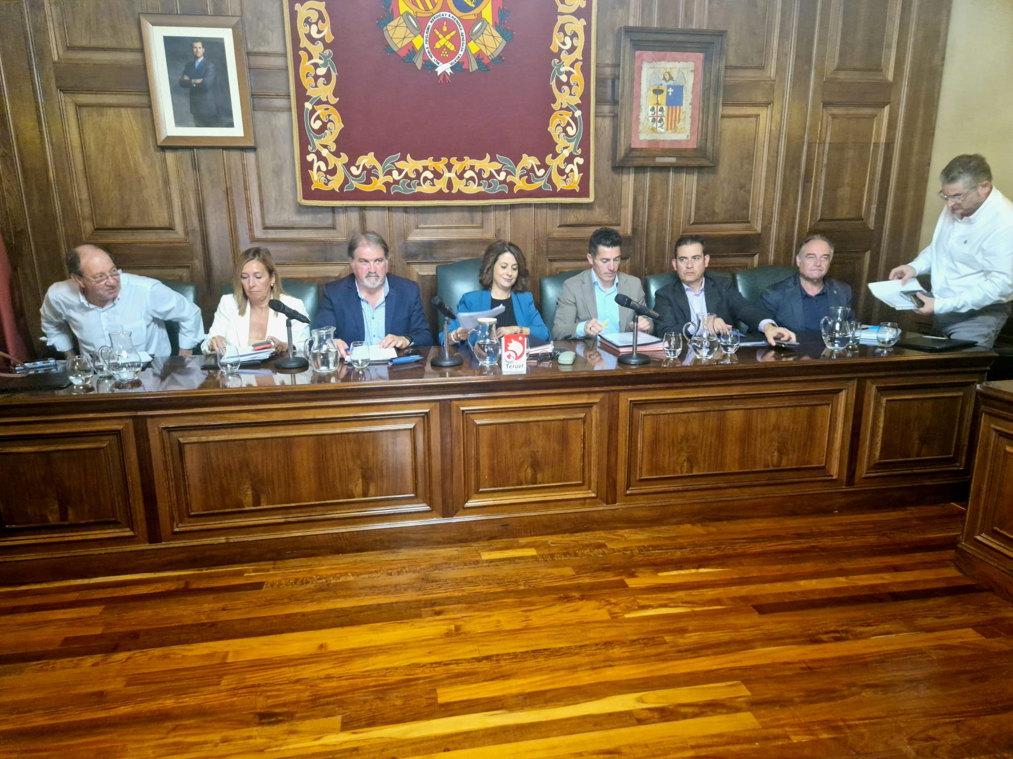 La alcaldesa anuncia la reforma del pavimento y redes del paseo del Óvalo