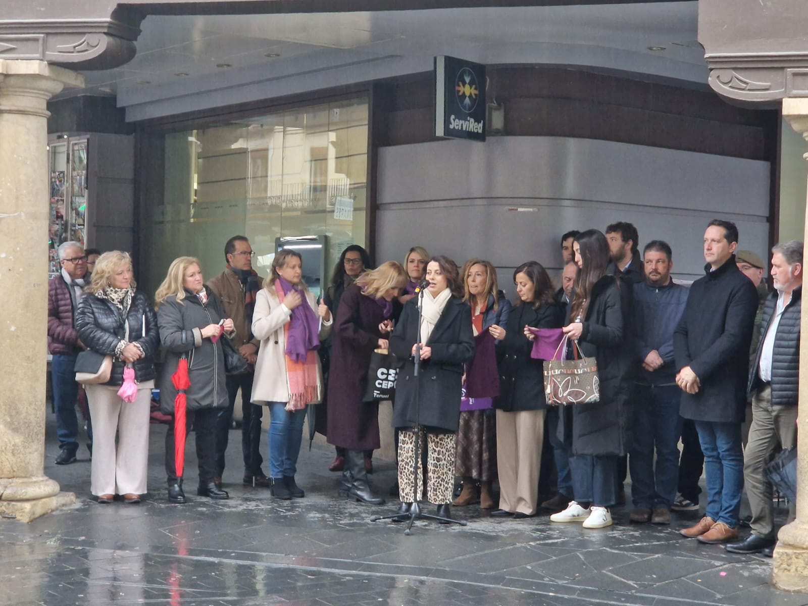 La Plaza del Torico acoge la lectura del manifiesto del 8 M