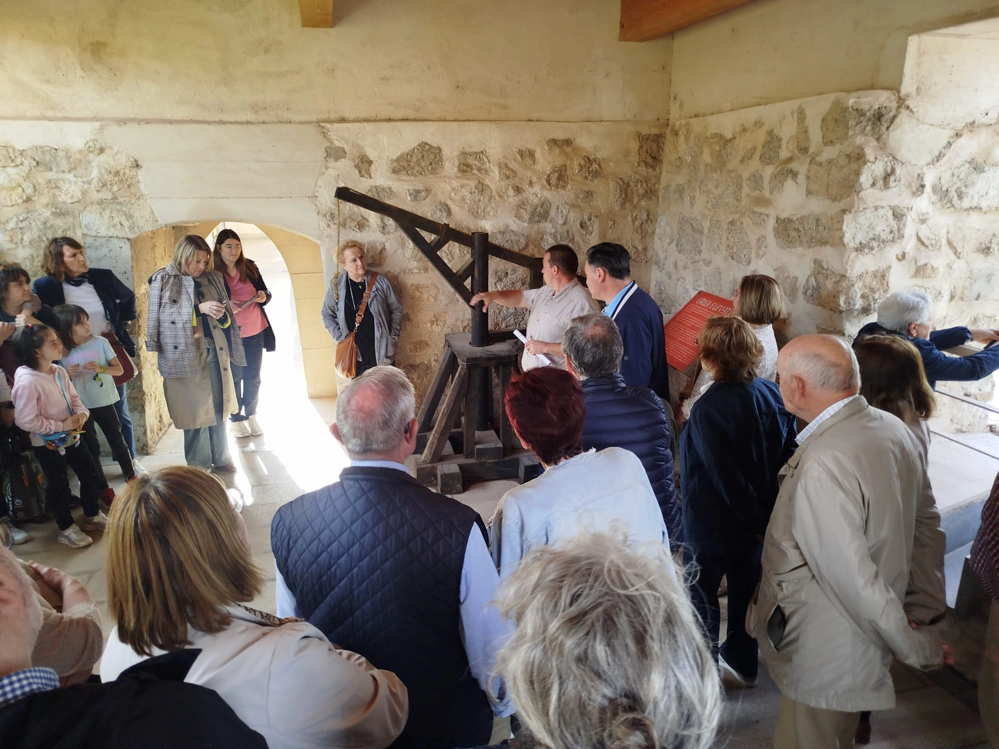 Teruel celebró ayer el Día Internacional de los Museos con una inmersión histórica en su Muralla