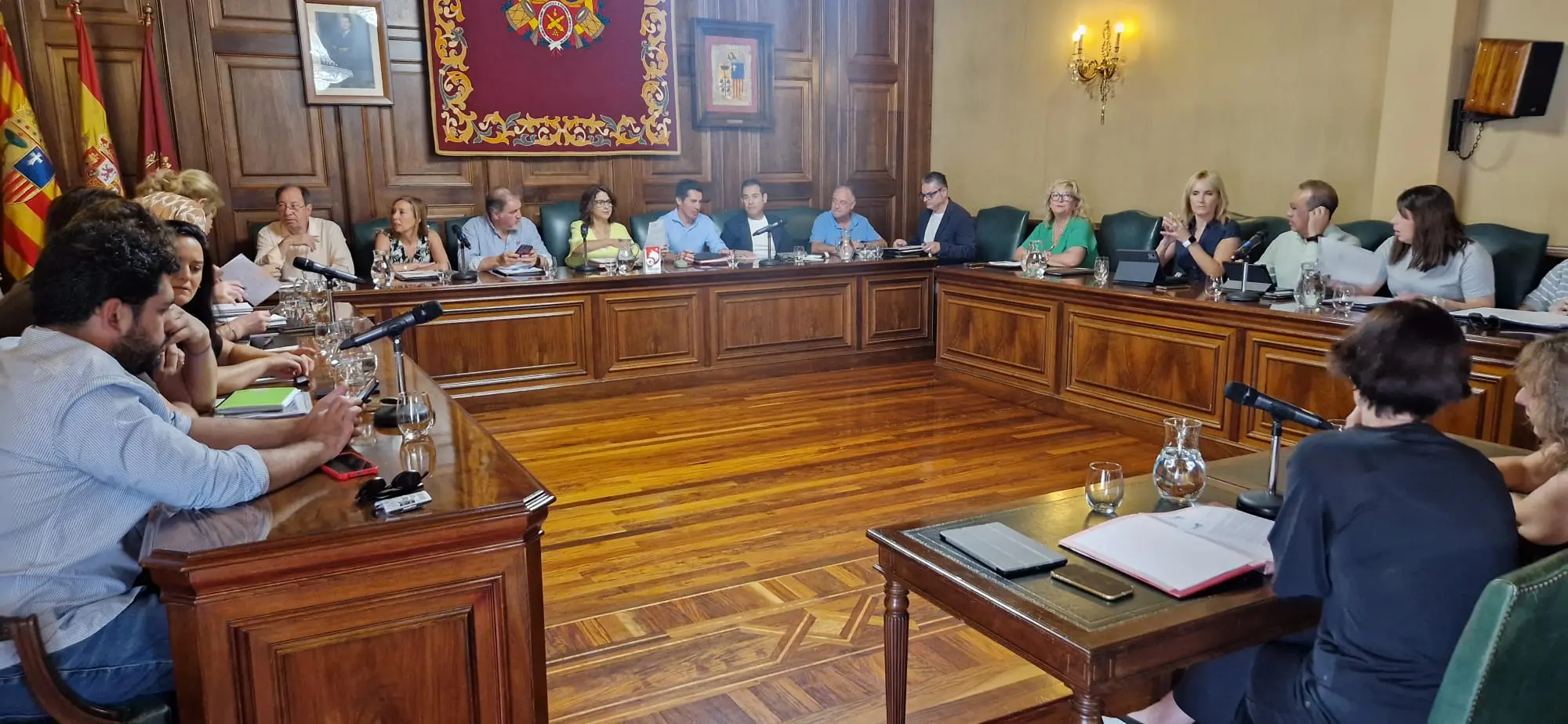 El Ayuntamiento destina 475.436 euros del superávit a mejorar el asfaltado de la avenida de Aragón, el paso inferior de la Virgen del Carmen y el Parque Empresarial La Paz