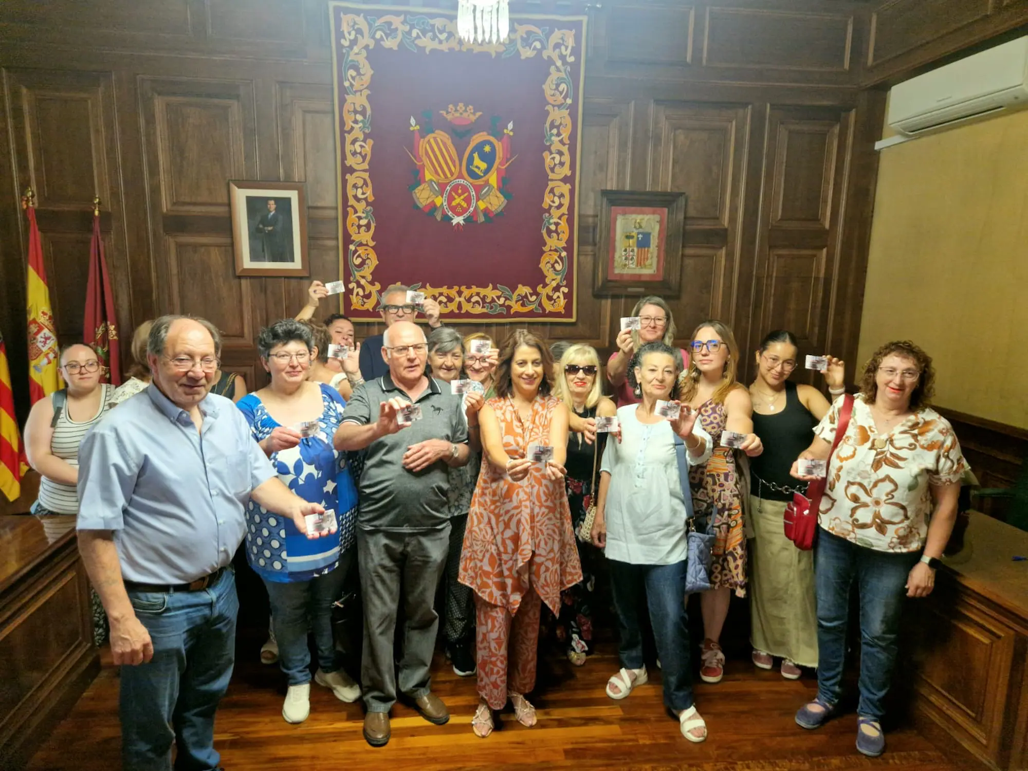 El Ayuntamiento entrega 79 carnés a cuidadores de colonias felinas en Teruel y refuerza la gestión de las 57 colonias urbanas de Teruel