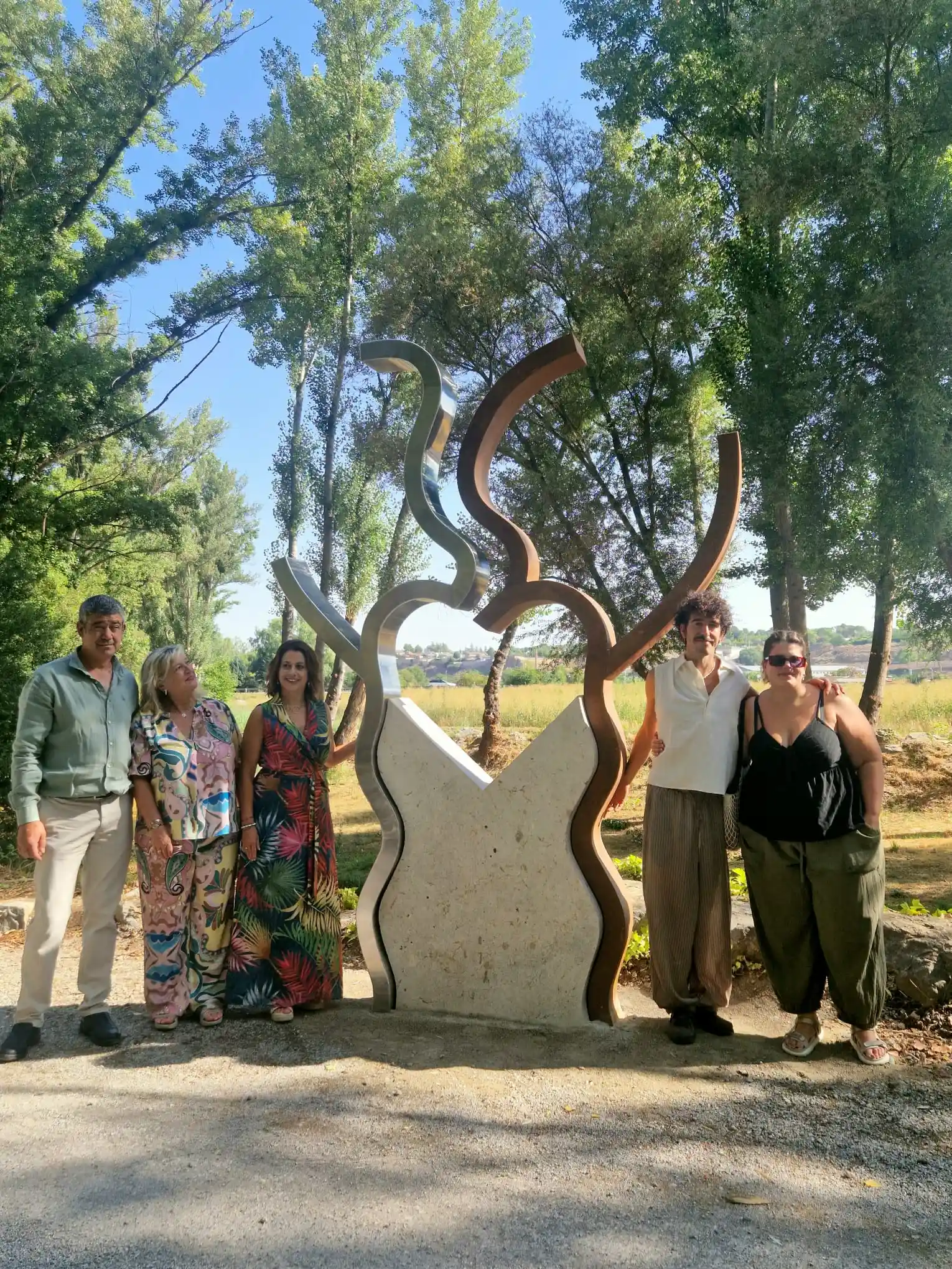Teruel da la bienvenida al Turia con una escultura que une arte, naturaleza y el espíritu de la ciudad
